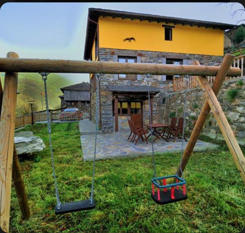 Gasthaus Casa Corral - Casas De Aldea Monón Exterior foto