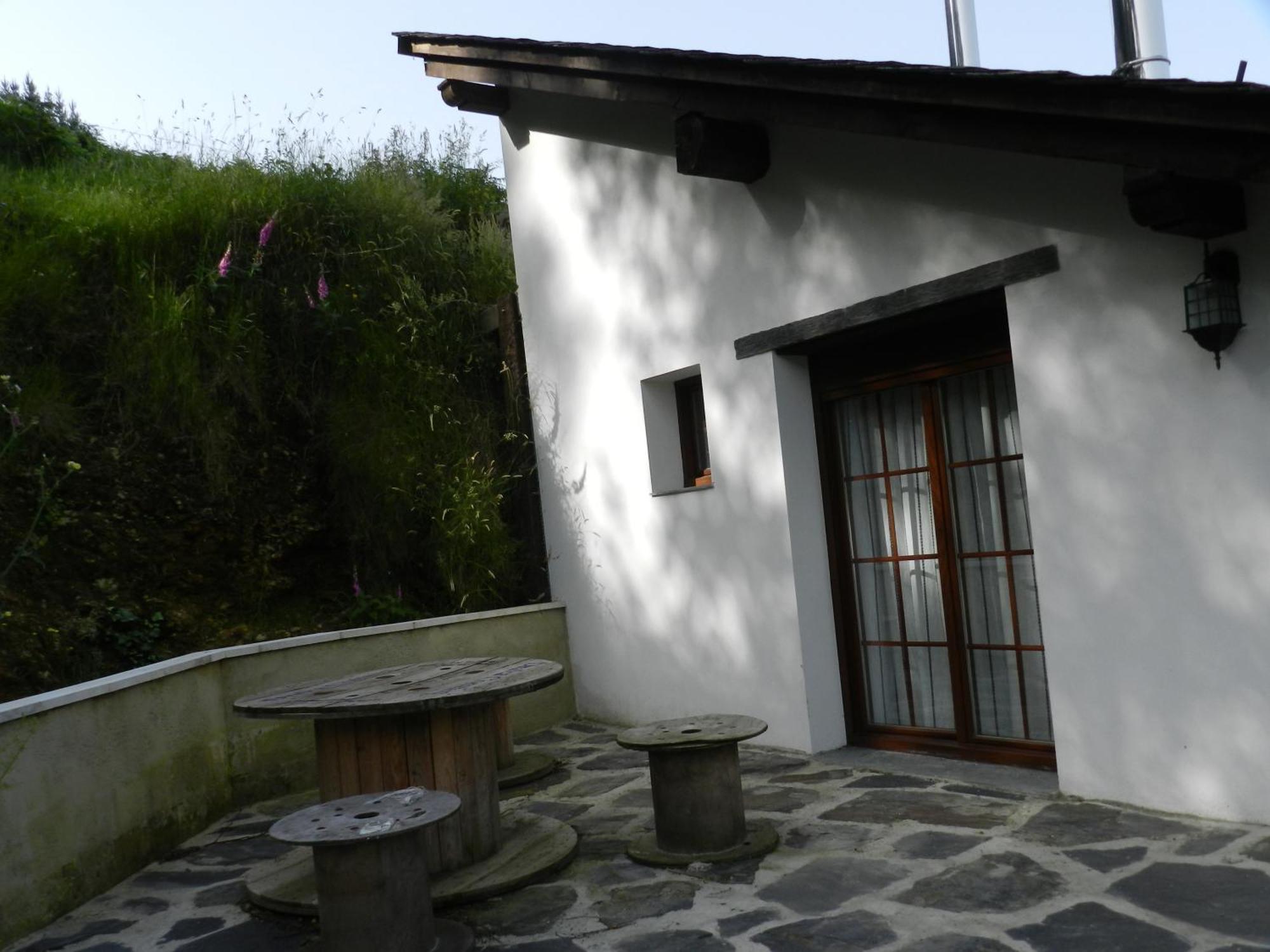 Gasthaus Casa Corral - Casas De Aldea Monón Exterior foto